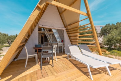 Luxury glamping lodge