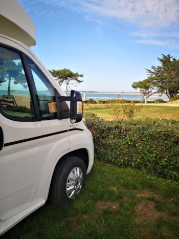 Stellplatz - Stellplatz (Zelt, Wohnwagen, Wohnmobil / 1 Auto) - Camping Ar Roc'h