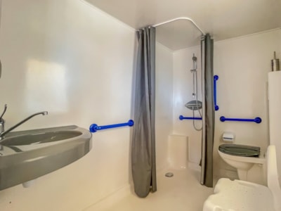 RESIDENTIAL - adapted to the people with reduced mobility 2 bedrooms