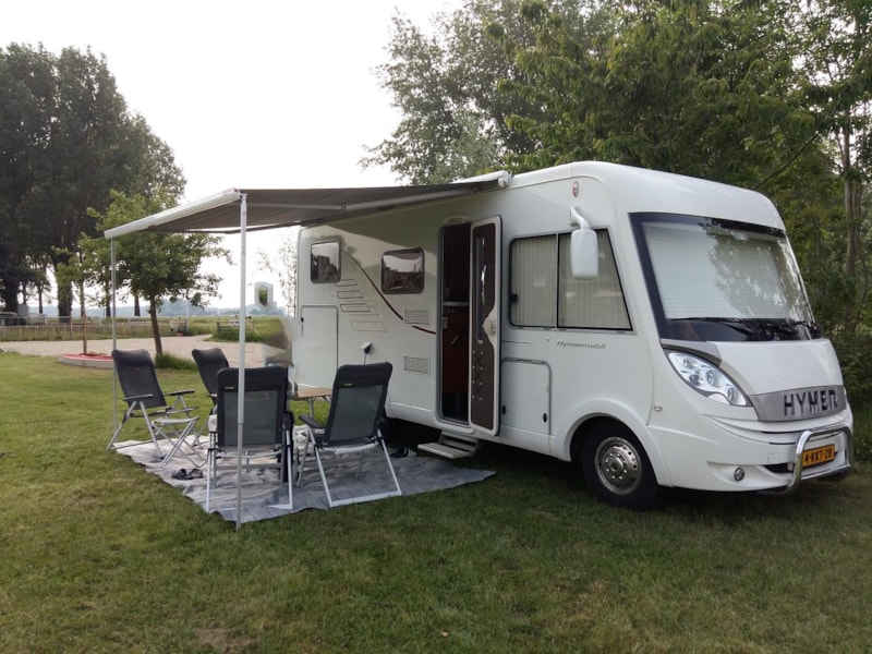 motorhome drive-inn