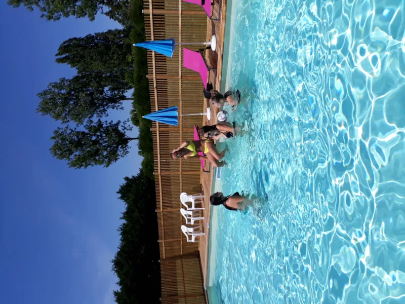 Emplacement + 1 Voiture + Tente, Caravane Ou Camping-Car + Électricité