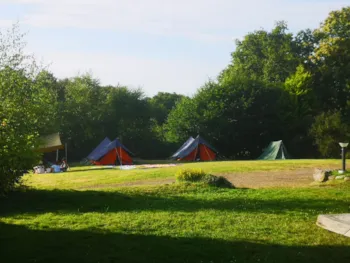 Kampeerplaats(en) - Standplaats Zonder Elektriciteit - Domaine Du Scorff