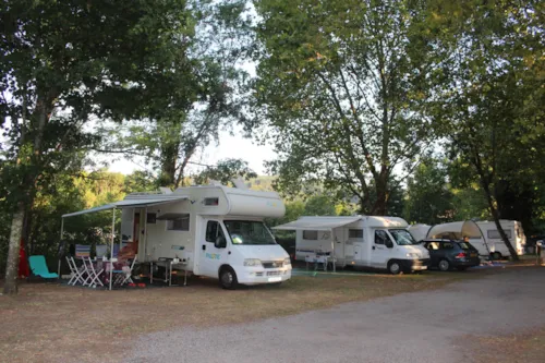 Stellplatz - Stellplatz + Zelt, Wohnwagen, Wohnmobil / 1 Auto - image n°2 - Camping Paradis Family des Issoux