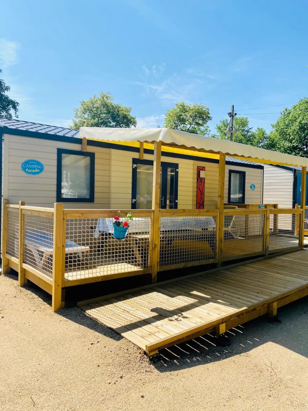 Mietunterkunft - Les Confort - Mobilheim 2 Zimmer - Behindertengerecht - Camping Paradis Family des Issoux