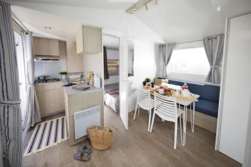Mietunterkunft - Les Family - 2 Mobilheim 2X 2 Zimmer + Terrasse - image n°2 - Camping Paradis Family des Issoux