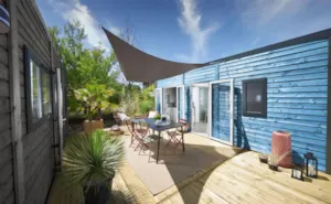 Locatif - Les Family - 2 Mobilheim 2x 2 Zimmer + Terrasse - Camping Paradis Family des Issoux