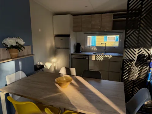 Location - Le Paradis - Mobilhome Luxe 3 Chambres + 2 Salles De Bain + Barbecue + Jacuzzi * - image n°3 - Camping Paradis Family des Issoux