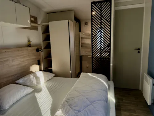 Location - Le Paradis - Mobilhome Luxe 3 Chambres + 2 Salles De Bain + Barbecue + Jacuzzi * - image n°5 - Camping Paradis Family des Issoux