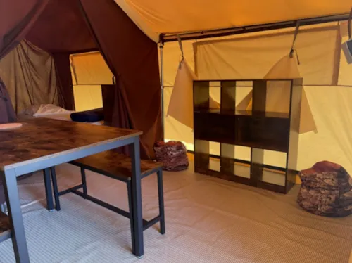 Location - Les Insolites - Tente Indiana 2 Chambres 4 Personnes * - image n°3 - Camping Paradis Family des Issoux