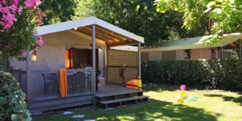 Mietunterkunft - Vermietung Zelt 1Er Prix 2 Schlafzimmer + Überdachte Terrasse - Clico Chic - Camping Les Cabanes d'Oléron