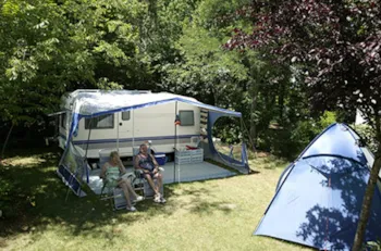 Stellplatz - Stellplatz + 1 Auto + Zelt , Wohnwagen - Clico Chic - Camping Les Cabanes d'Oléron