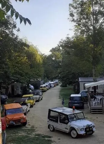 Stellplatz - Stellplatz : Auto + Wohnwagen - Camping Le Colorado