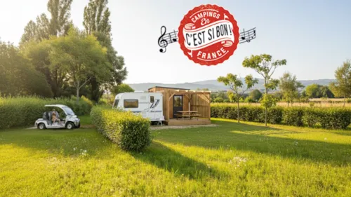 Stellplatz - Sonderpreiskarte "C'est Si Bon"  Mit Privatem Sanitär (Unverbindliches Foto Erstellt Von Ki) - image n°1 - Le Coin Tranquille C'est Si Bon