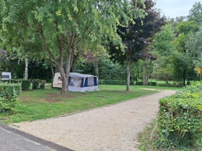 Camping package (pitch, 2 people, 1 vehicle)