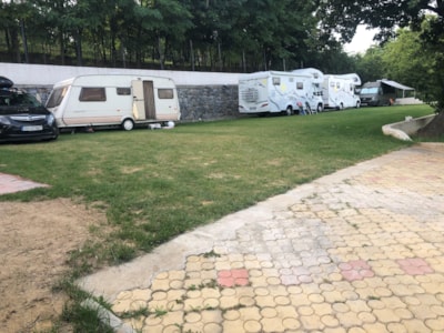 Pitch caravan, motorhome, trailer tent