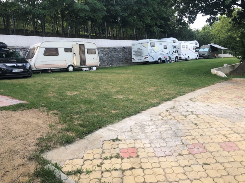 emplacement caravane / camping-car / Caravane pliante