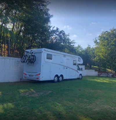 Pitch caravan, motorhome, trailer tent