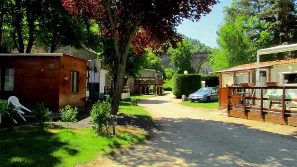 Camping Les Eaux Vives