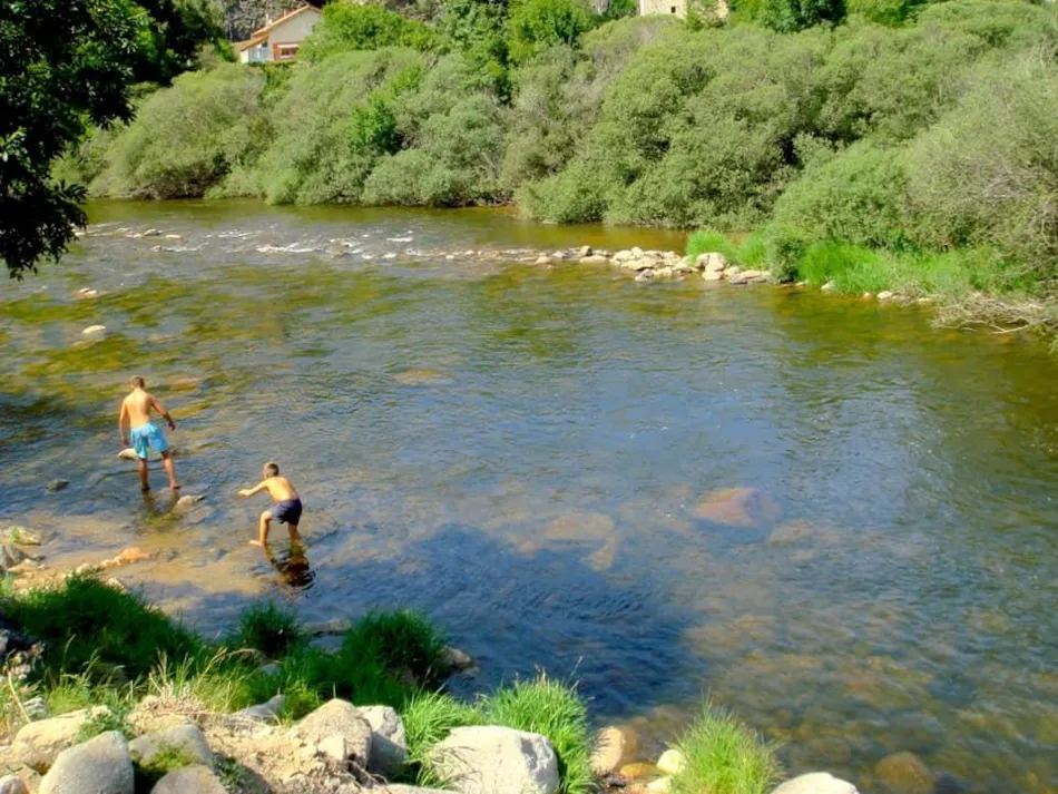 Camping Les Eaux Vives