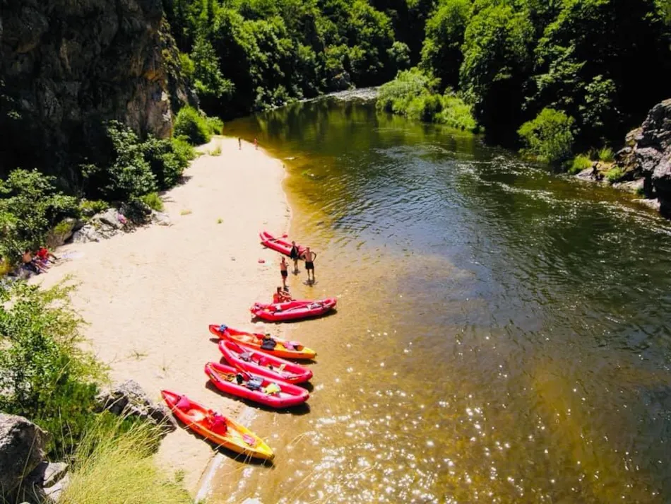 Camping Les Eaux Vives