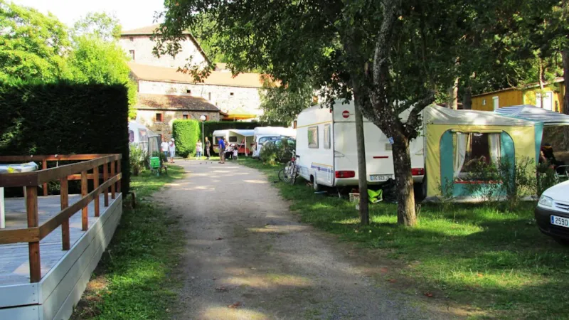 Emplacement (1 Tente, Caravane Ou Camping-Car / 1 Voiture)