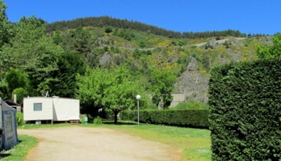 Pitch (1 tent, caravan or motorhome / 1 car)
