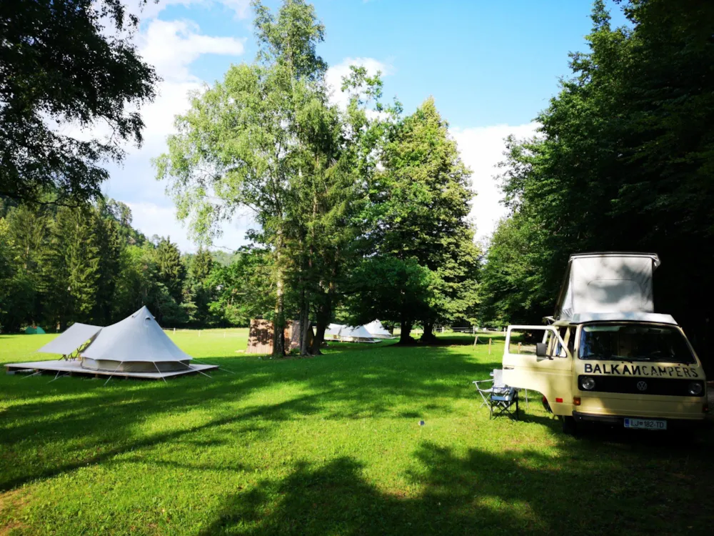 Emplacement - Emplacement Campervan - Eco River Camp