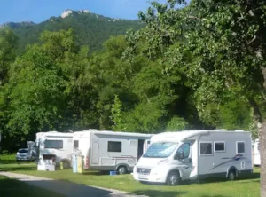 Emplacement - Pitch with electricity - Camping Municipal Justin