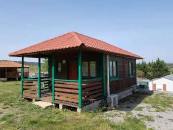 Mietunterkunft - Hütte Standard Flora -  2 Schlafzimmer - Camping Borepo