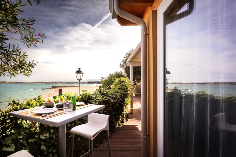 BUNGALOW BEACH FRONT