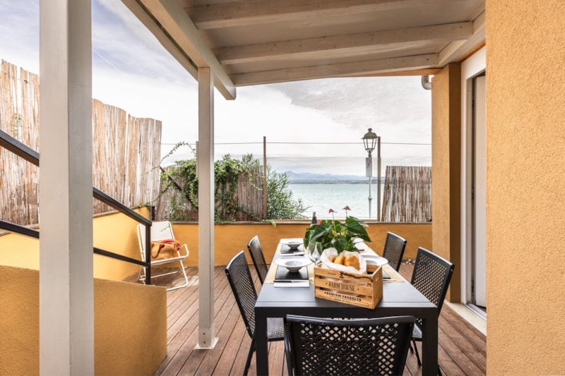 BUNGALOW BEACH FRONT