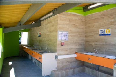 Package 2 persons (Pitch + 1 car + electricity 10A) — 8