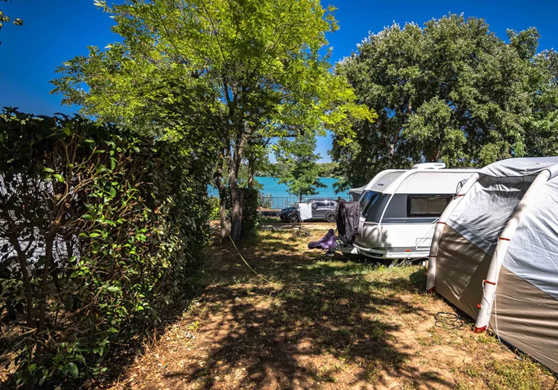 Forfait 2 Personnes (Emplacement + Voiture + Électricité 10A)