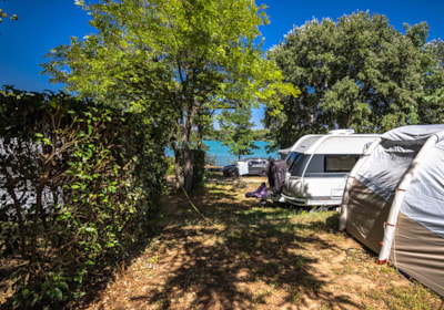 Package 2 persons (Pitch + 1 car + electricity 10A) — 4