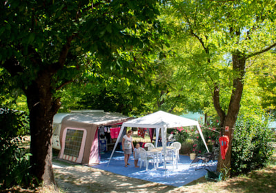 Package 2 persons (Pitch + 1 car + electricity 10A) — 6