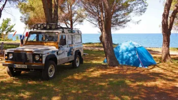 Stellplatz - Stellplatz Blau: Attractive Am Meer - Camping Veli Joze