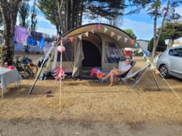 Emplacement - Emplacement Nu Forfait 2 Personnes + 1 Véhicule + Electricité - Camping Mirabel La Renaudière