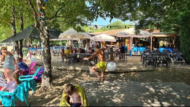 Camping Paradis Aubeterre sur Dronne