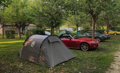 Pitch : car + tent/caravan or motor home + electricity