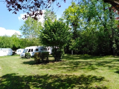 Pitch : car + tent/caravan or motor home + electricity