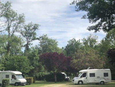 Pitch : car + tent/caravan or motor home + electricity