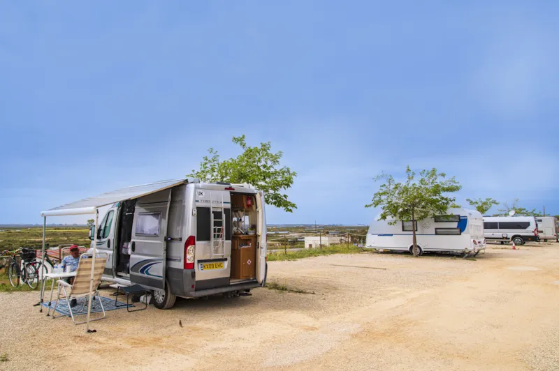 Terrain Avec Vue, Camping-Car À Moins De 8 Mètres