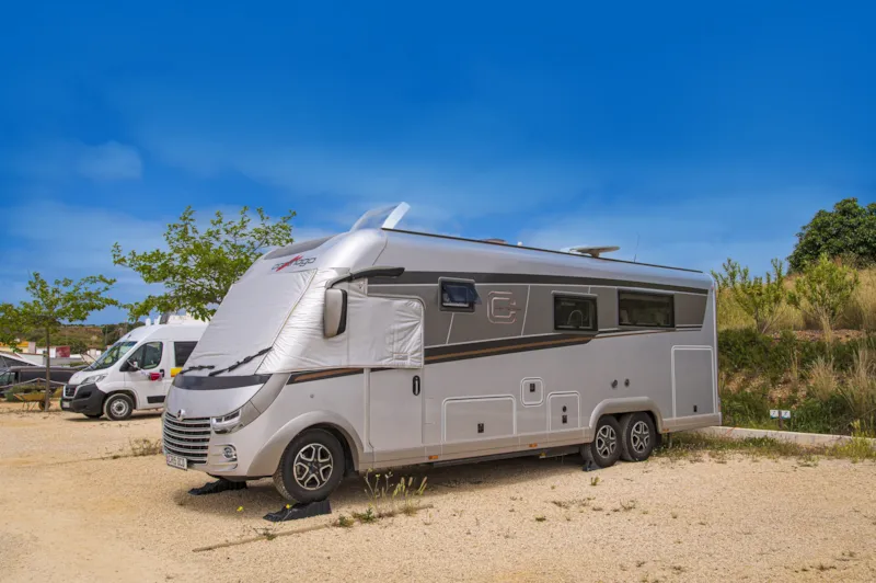 Emplacement Camping-Car De 8 À 10 Mètres