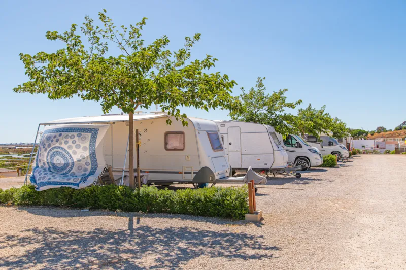 Emplacement Camping-Car À Moins De 8M