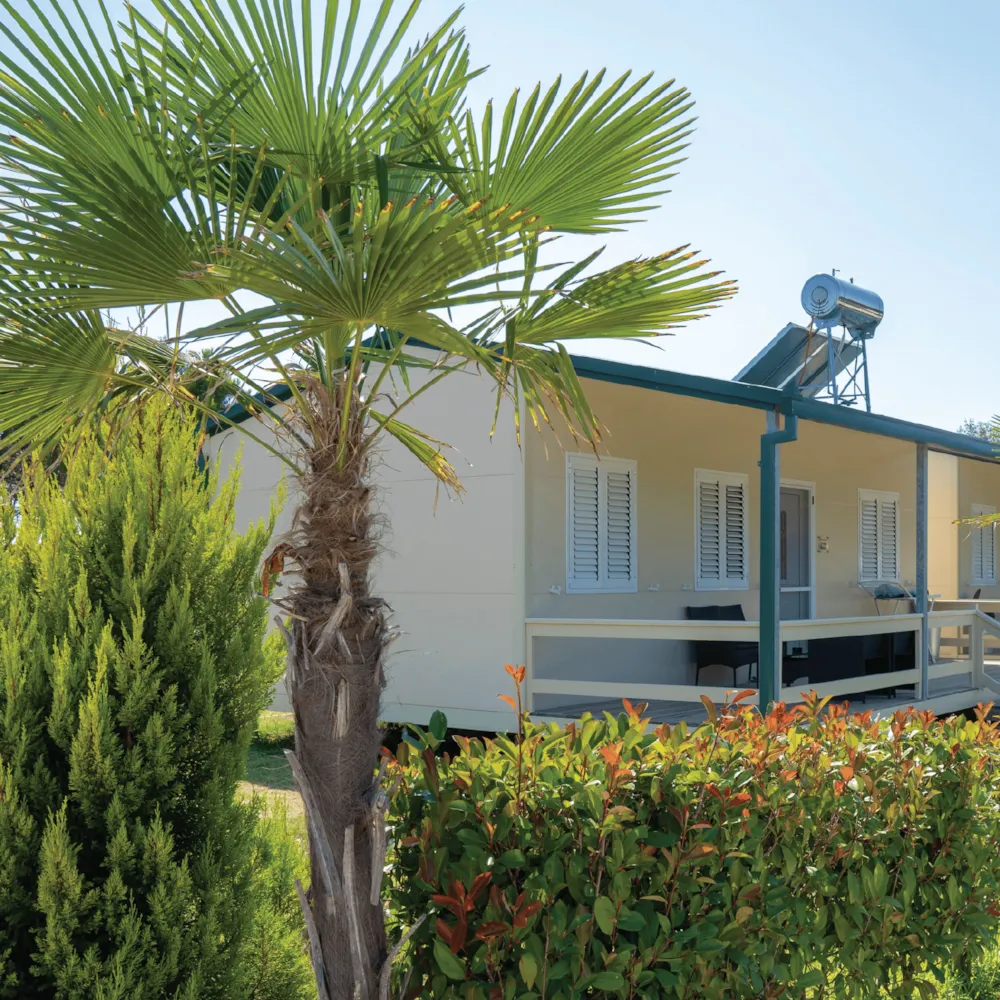 Mietunterkunft - Bungalow Deluxe 2 Zimmer Meerblick - MCM Camping & Resort