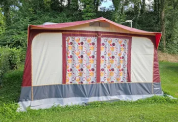 Mietunterkunft - Ausgestatteter Wohnwagen - Camping Les Gravelets