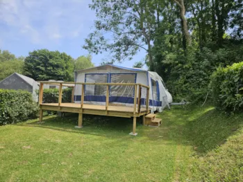Mietunterkunft - Wohnwagen Zentralbett - Camping Les Gravelets