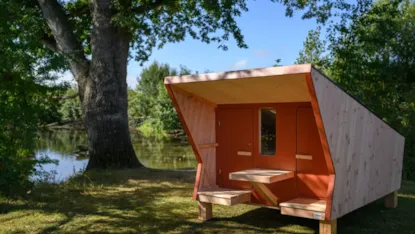 Sauterelle Cabane Etape