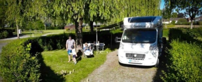 Pitch (1 tent, caravan or motorhome / 1 car)