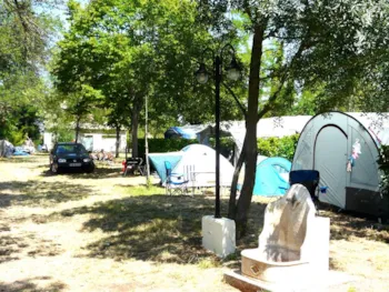 Emplacement - Emplacement (1 Tente, Caravane Ou Camping-Car / 1 Voiture) - Village Azur
